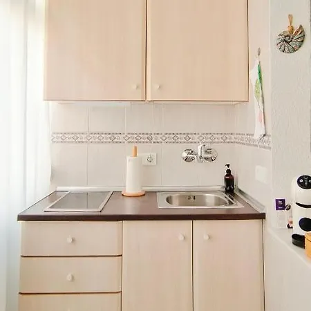 J&h Apartment